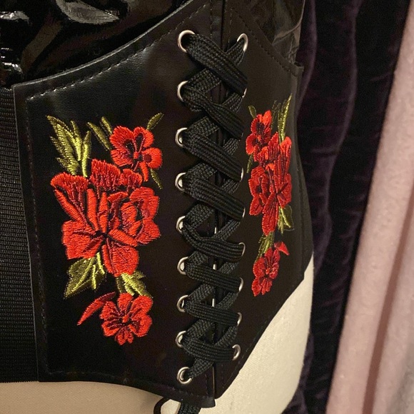 Black and red elastic corset belt with floral embroidery #060 - Picture 4 of 8